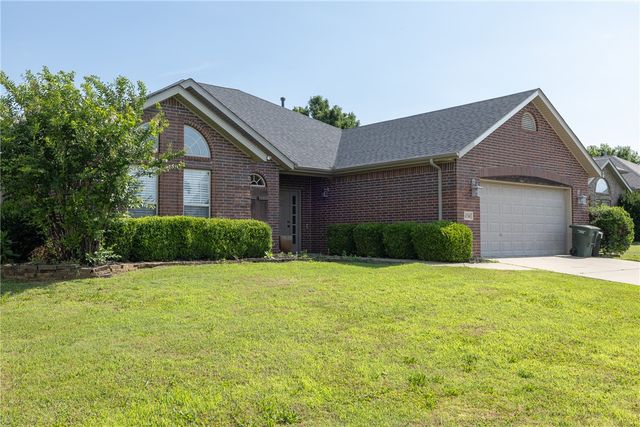 4750 W Homespun Drive, Fayetteville, AR 72704