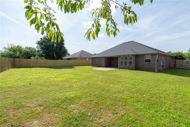 4750 W Homespun Drive, Fayetteville, AR 72704