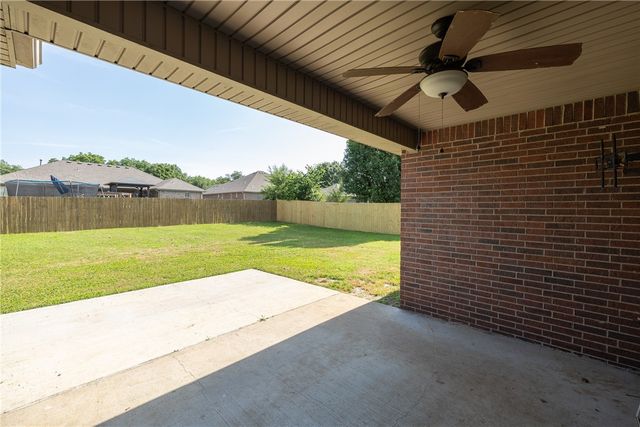 4750 W Homespun Drive, Fayetteville, AR 72704