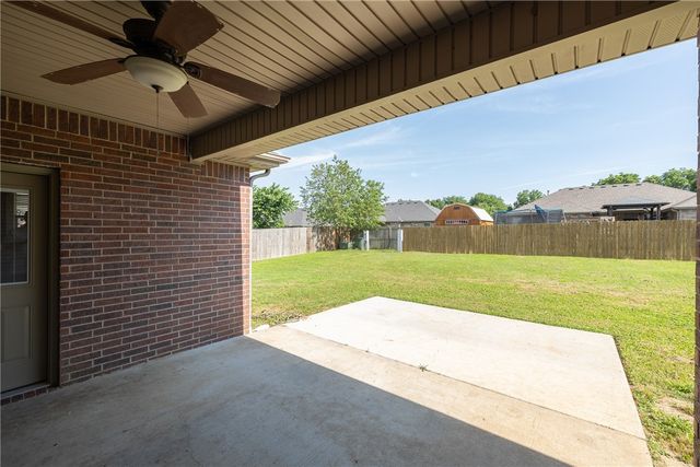 4750 W Homespun Drive, Fayetteville, AR 72704
