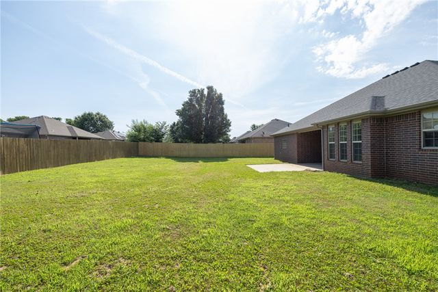 4750 W Homespun Drive, Fayetteville, AR 72704