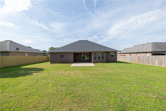 4750 W Homespun Drive, Fayetteville, AR 72704
