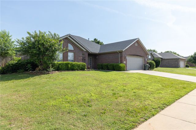 4750 W Homespun Drive, Fayetteville, AR 72704