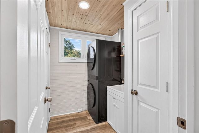 61 Damon Avenue, Holbrook, MA 02343