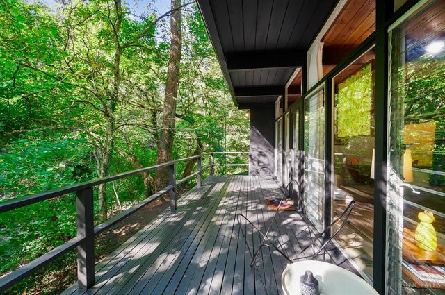 429 W Galbraith Road, Wyoming, OH 45215