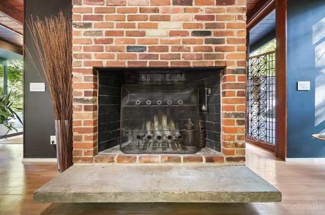 429 W Galbraith Road, Wyoming, OH 45215