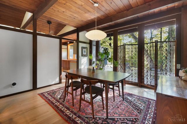 429 W Galbraith Road, Wyoming, OH 45215