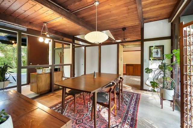 429 W Galbraith Road, Wyoming, OH 45215