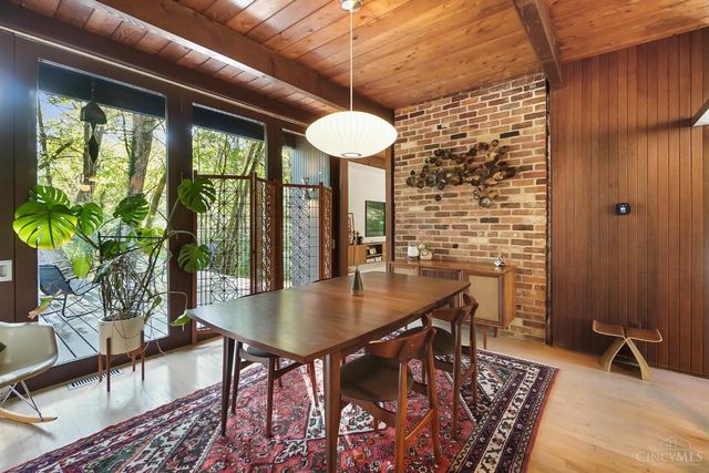 429 W Galbraith Road, Wyoming, OH 45215