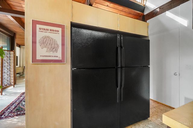 429 W Galbraith Road, Wyoming, OH 45215