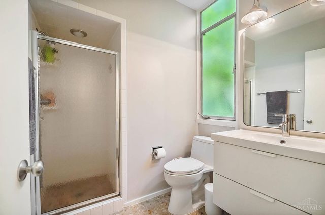 429 W Galbraith Road, Wyoming, OH 45215