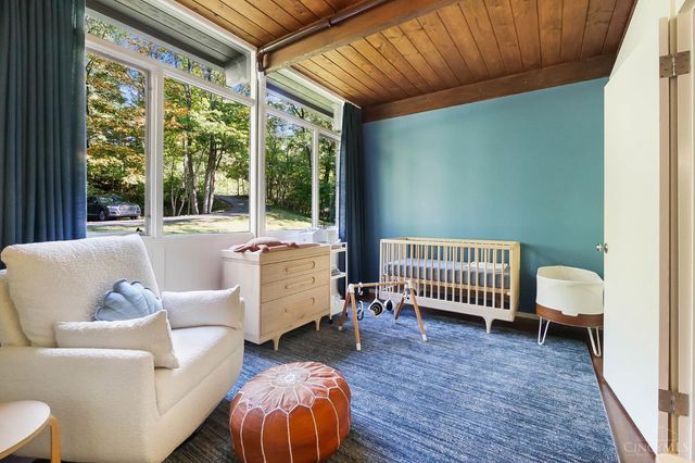 429 W Galbraith Road, Wyoming, OH 45215