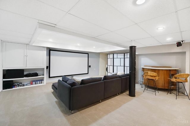 429 W Galbraith Road, Wyoming, OH 45215