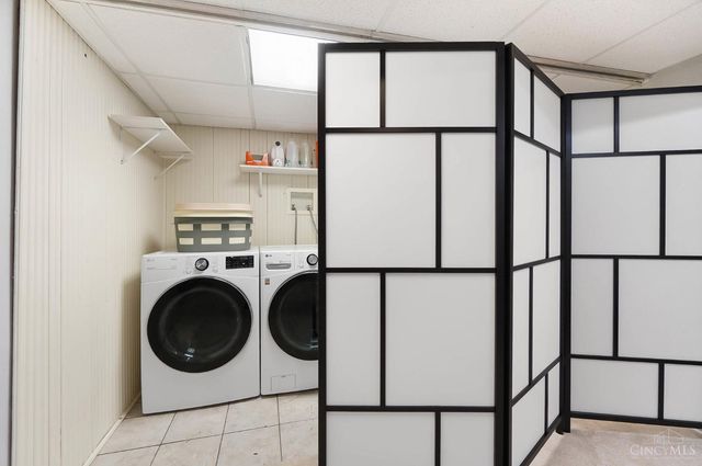 429 W Galbraith Road, Wyoming, OH 45215