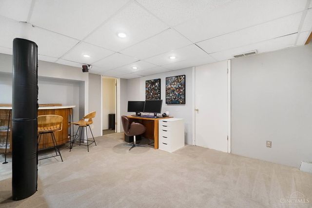 429 W Galbraith Road, Wyoming, OH 45215