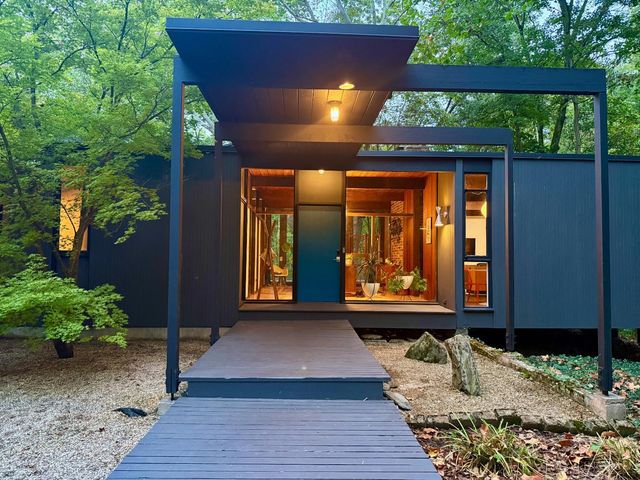 429 W Galbraith Road, Wyoming, OH 45215