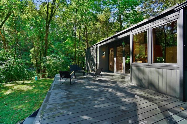 429 W Galbraith Road, Wyoming, OH 45215