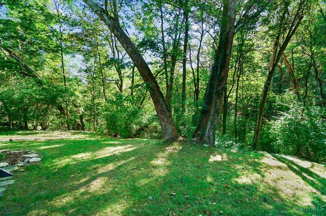 429 W Galbraith Road, Wyoming, OH 45215