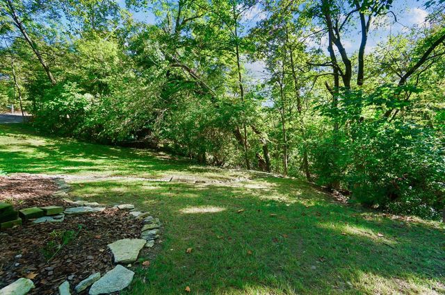 429 W Galbraith Road, Wyoming, OH 45215