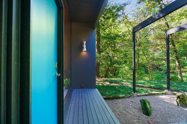 429 W Galbraith Road, Wyoming, OH 45215