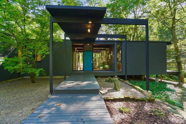 429 W Galbraith Road, Wyoming, OH 45215