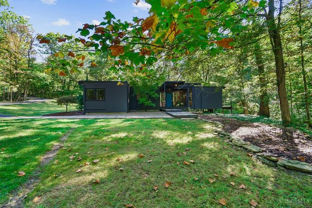 429 W Galbraith Road, Wyoming, OH 45215