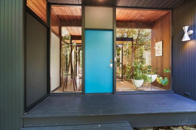 429 W Galbraith Road, Wyoming, OH 45215