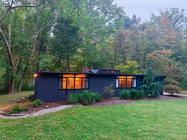 429 W Galbraith Road, Wyoming, OH 45215