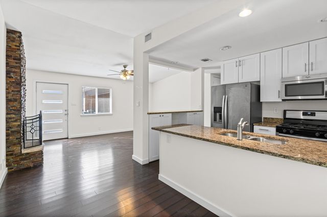 6305 Vioitha DR B, Austin, TX 78723