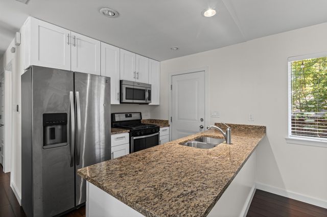 6305 Vioitha DR B, Austin, TX 78723