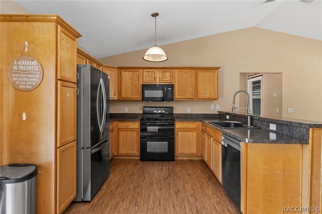 6185 W Ost West Street, Homosassa, FL 34446