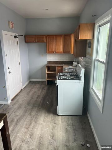 90 Pennsylvania Avenue, Newark, NJ 07114