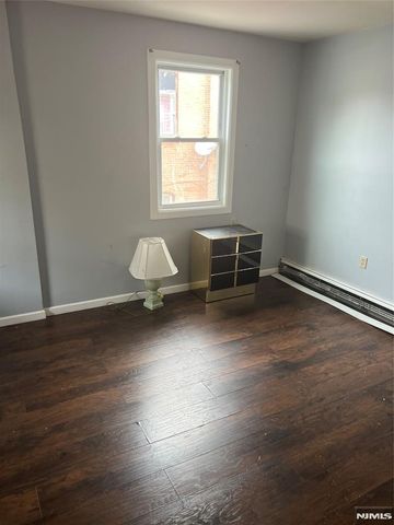 90 Pennsylvania Avenue, Newark, NJ 07114