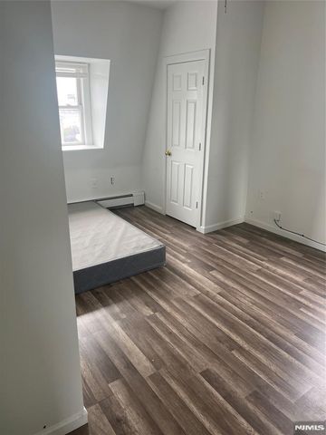 90 Pennsylvania Avenue, Newark, NJ 07114