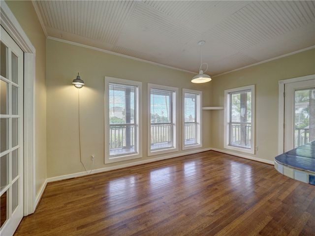 414 E Bayview Blvd, Portland, TX 78374