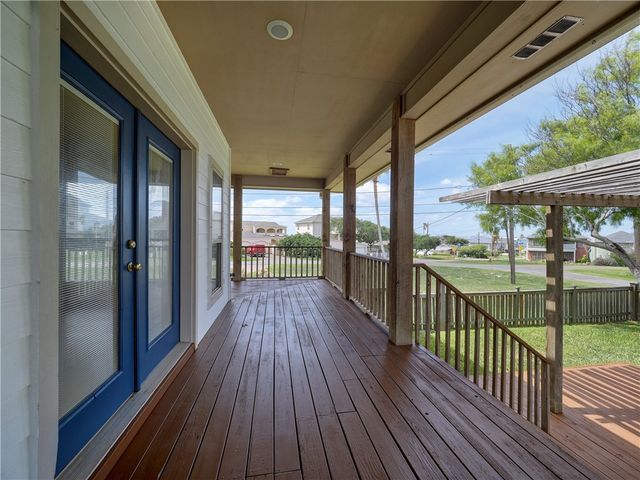 414 E Bayview Blvd, Portland, TX 78374