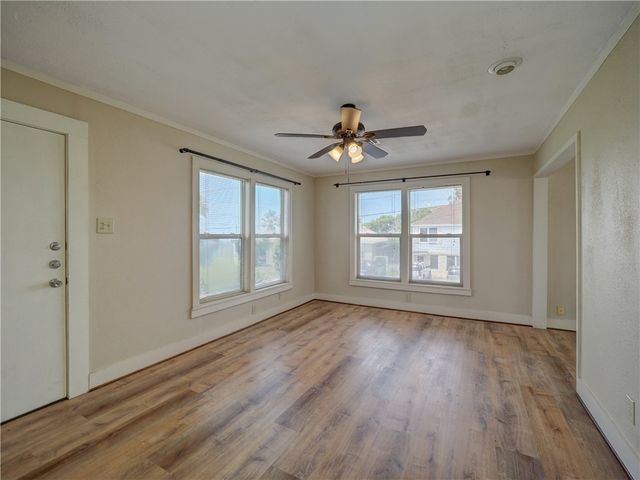 414 E Bayview Blvd, Portland, TX 78374