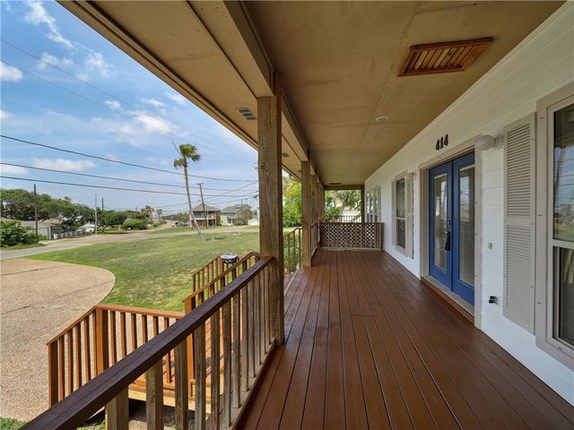 414 E Bayview Blvd, Portland, TX 78374