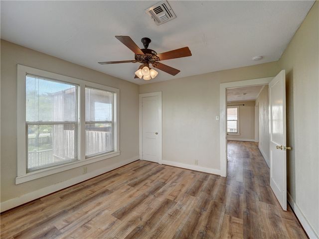 414 E Bayview Blvd, Portland, TX 78374