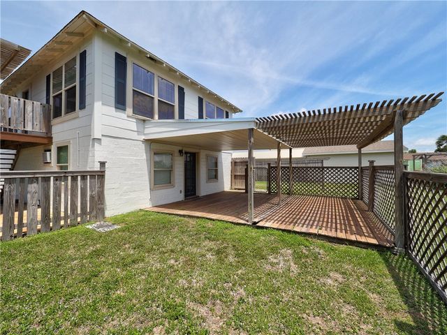 414 E Bayview Blvd, Portland, TX 78374