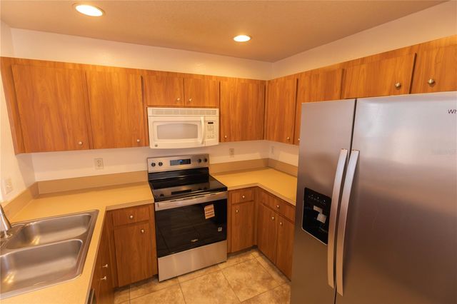 6623 MADEIRA AVENUE, Lakeland, FL 33811