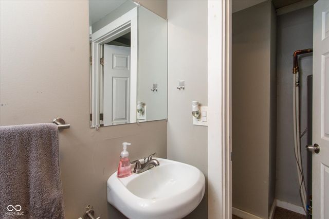 611 N Sycamore Street, Ladoga, IN 47954