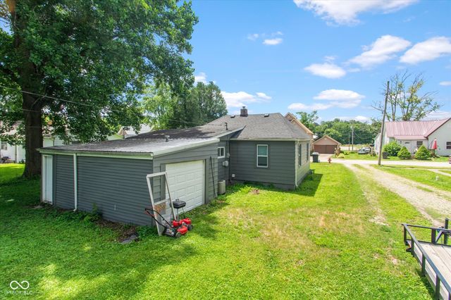 611 N Sycamore Street, Ladoga, IN 47954