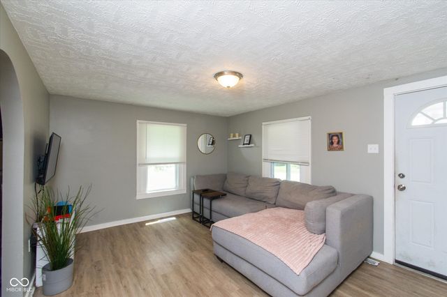 611 N Sycamore Street, Ladoga, IN 47954