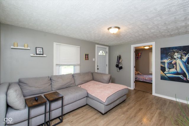 611 N Sycamore Street, Ladoga, IN 47954