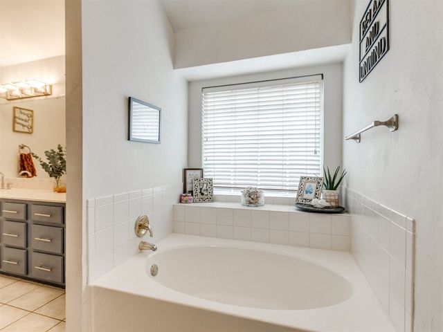 17312 Zinc Drive, Edmond, OK 73012