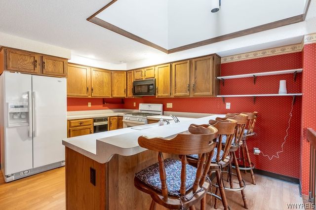 186 Breezewood Common, Amherst, NY 14051