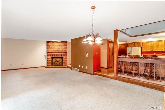 186 Breezewood Common, Amherst, NY 14051