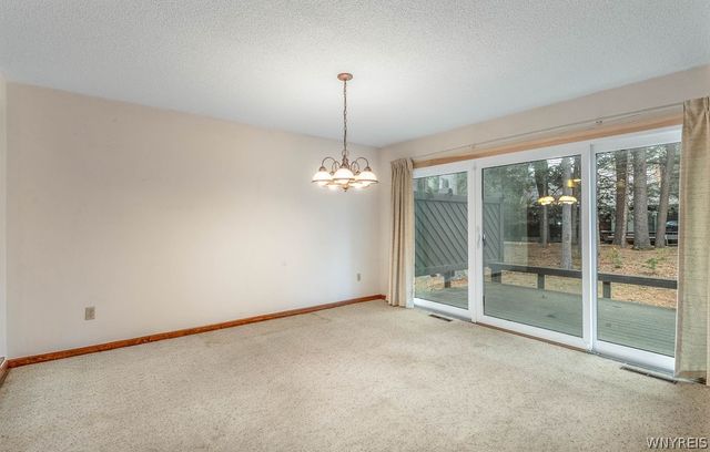 186 Breezewood Common, Amherst, NY 14051