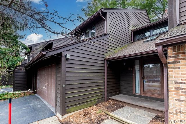 186 Breezewood Common, Amherst, NY 14051